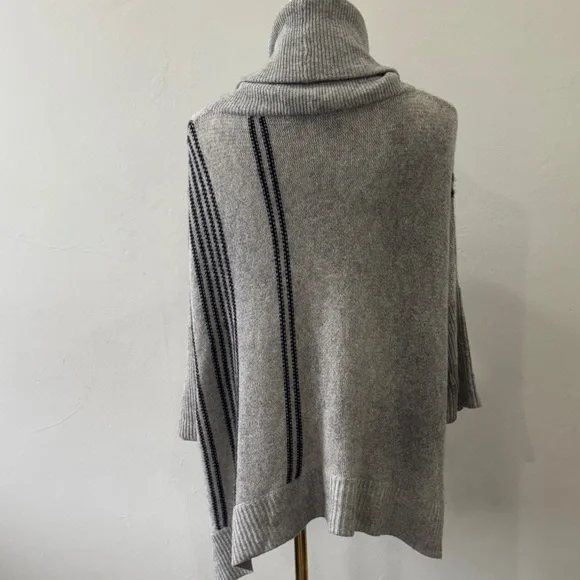 360Cashmere Gray 100% Cashmere Cowl Neck Oversized Sweater – Size XS